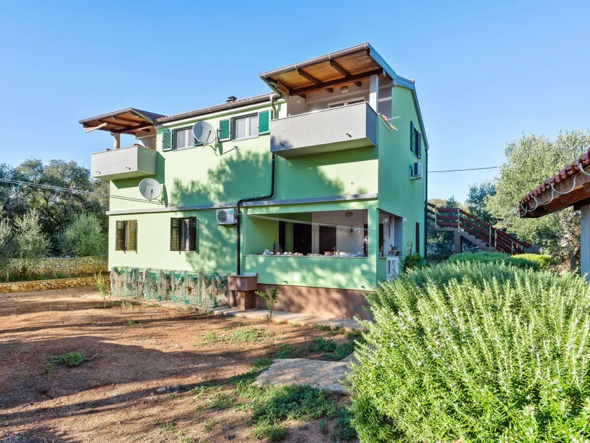 Rustic Cottage in Silba with Garden - Image 1