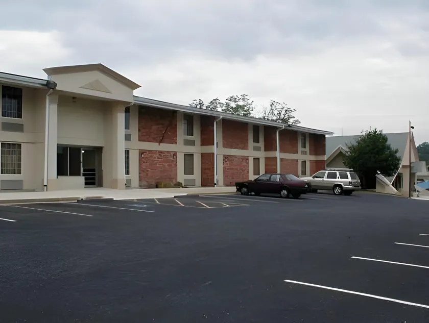 Budget Inn Temple Hills - Image 1