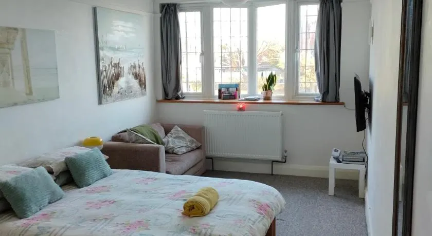 Guest suite 50m from the beach - Image 1