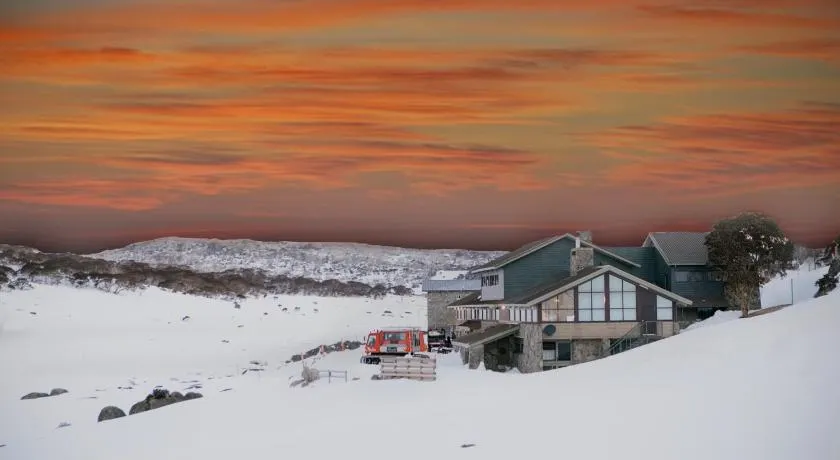Barrakee Ski Lodge - Image 1