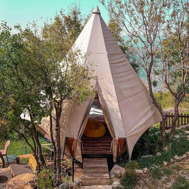 BLACKBIRD - Luxury Treehouse - Private Escape with Hot Tub and Pool - Image 1