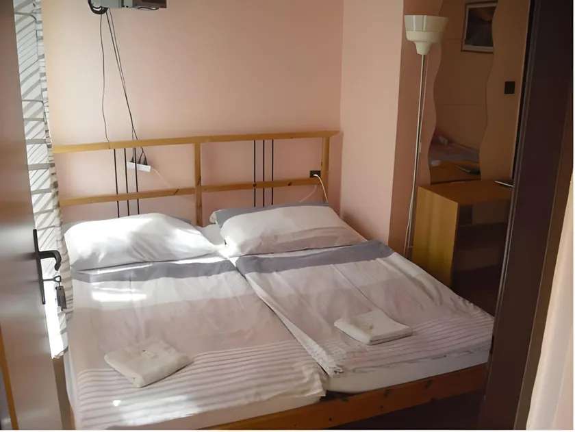 Nová Hospoda - Hotel & Restaurant - Image 1