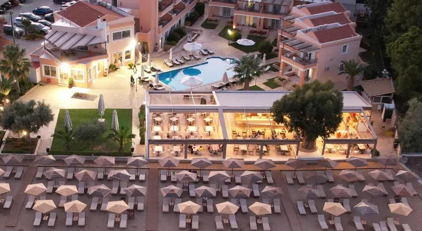 Avantis Suites Hotel - Image 1