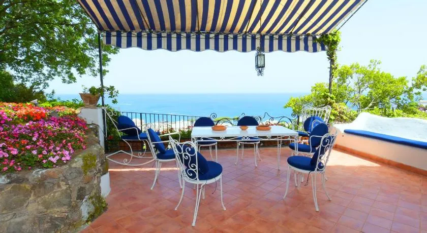 Aglaia Luxusvilla mit Meerblick - Image 1