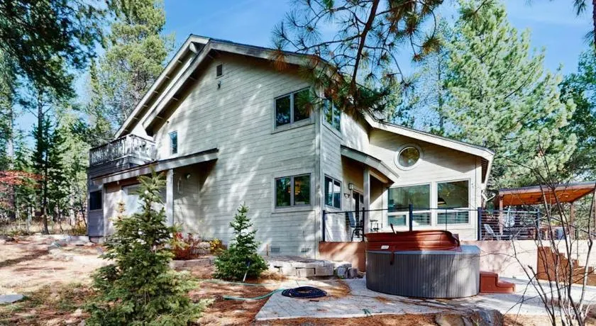 Expansive Tahoe home with hot tub deck sauna game room and washer&dryer - Image 1