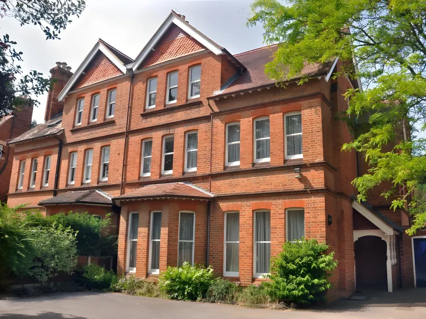 St Margaret's Hotel - Image 1