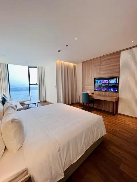 à la carte halong bay hotel studio - Image 1