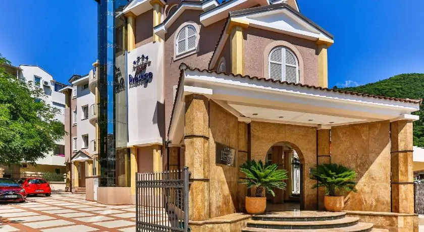 Hotel Max Prestige - Image 1