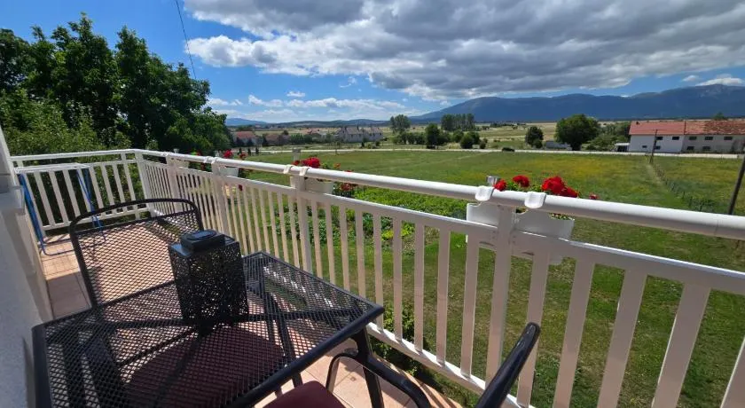 Apartment Dolic - Your peaceful spot with a panoramic view - Image 1
