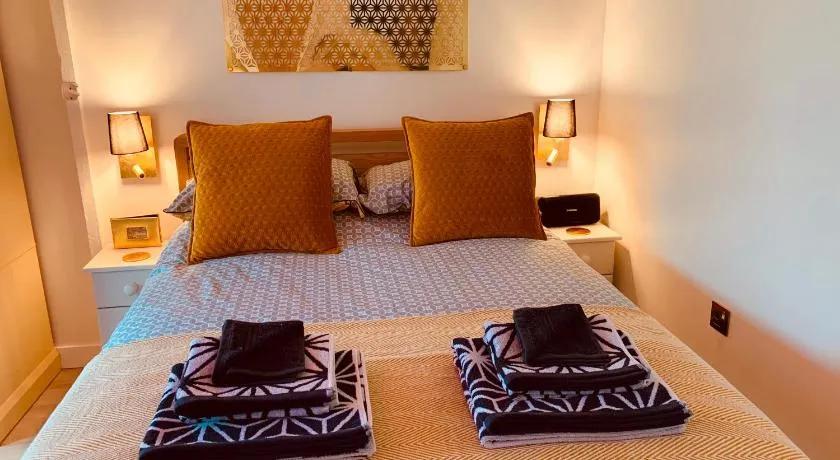 SHINE CHALET - UNIQUE & COMFORTABLE ACCOMMODATION - Image 1