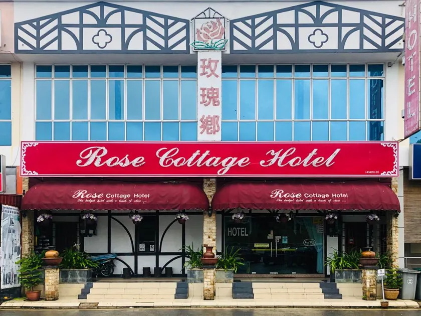 Rose Cottage Hotel Taman Impian Senai - Image 1