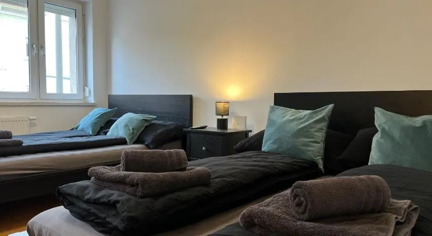 Cozy City Center Designer Apartment for 10 People - Image 1