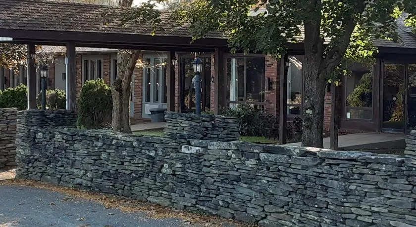 Mountain View Lodge - Image 1