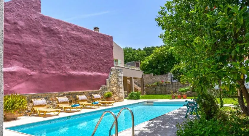 Villa Verde Petra - Image 1