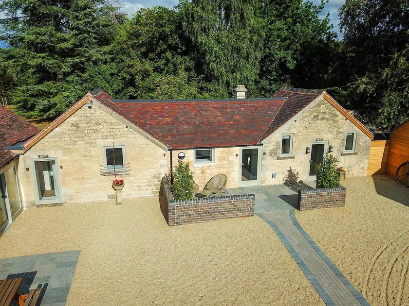 Charming converted Piggery - Image 1