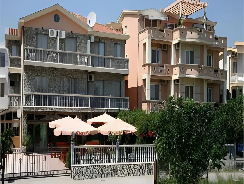 Aparthotel Villa Primafila - Image 1