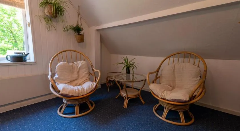 Holmely Bed & Breakfast - Image 1