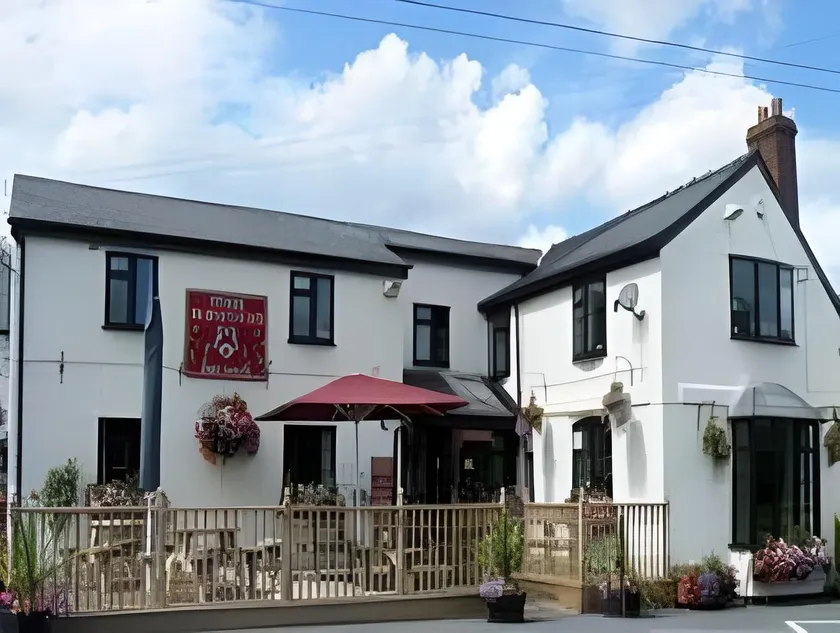 Three Horseshoes Inn - Image 1