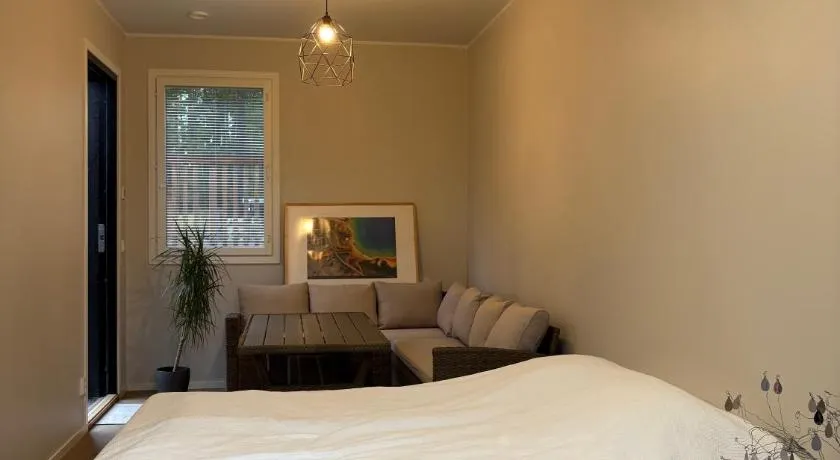 Cozy yard guest room with private entrance - Image 1