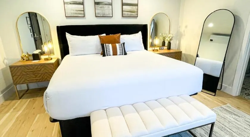 New Haven Inn - Image 1