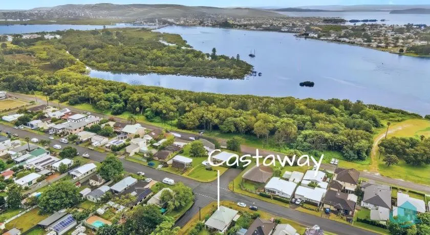 Castaway at Pelican - Image 1