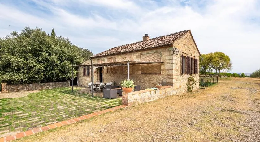 Ferienhaus 'Fienile' mit Gemeinschaftspool, Garten und WLAN - Image 1