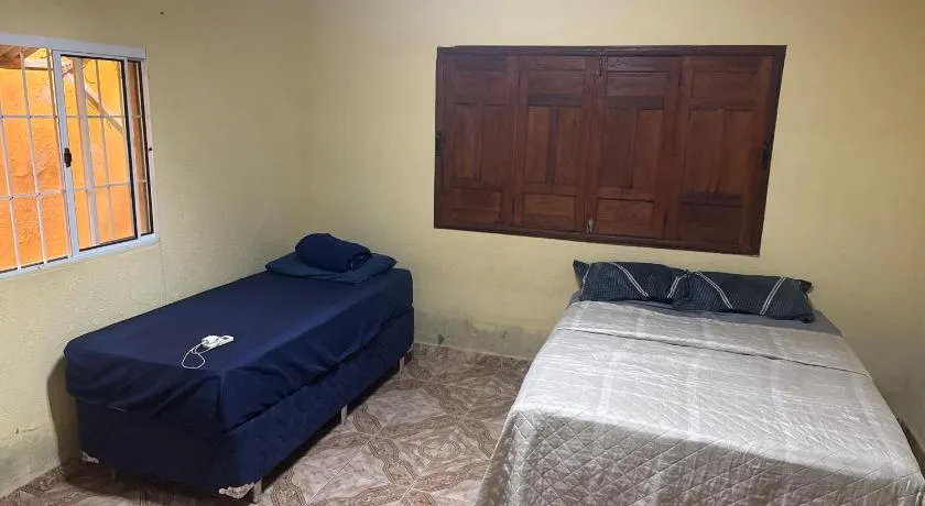 Casa com Quartos compartilhados - Image 1