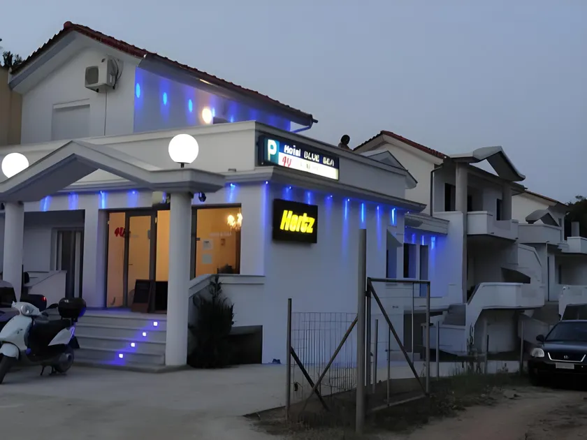 Blue Sea Beach Hotel - Image 1