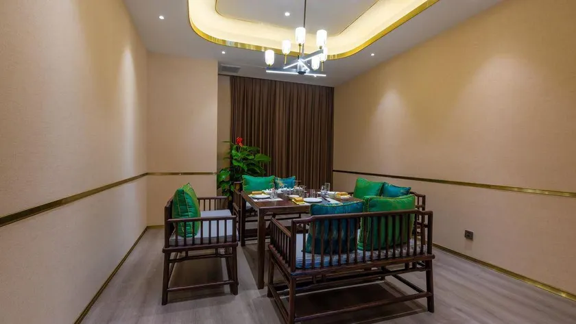 Hetang Yuese Holiday Hotel - Image 1