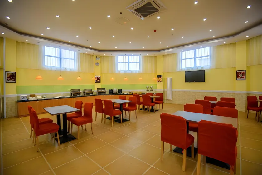 Home Inn Fuping Nanhan Street Qinzheng Plaza - Image 1