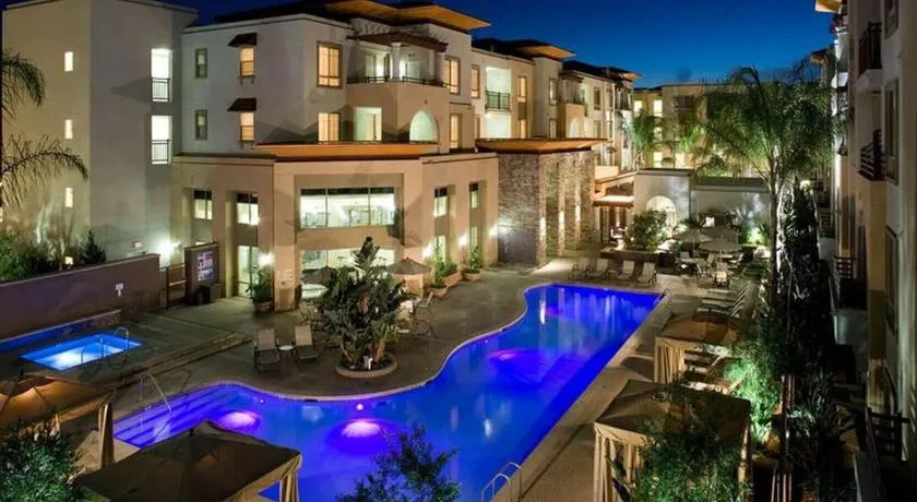 Woodland Hills Luxury Apt 2 bed CA - Image 1
