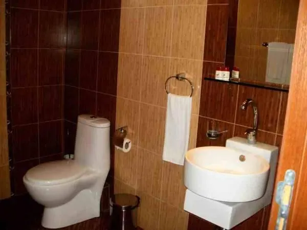 Eleganza Family Hotel - Free Parking - Image 1