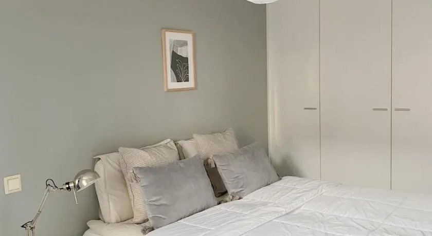 Stylish One-bedroom with Sauna - Image 1