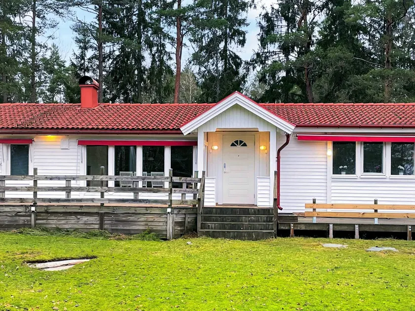 6 person holiday home in PRÄSSEBO-By Traum - Image 1