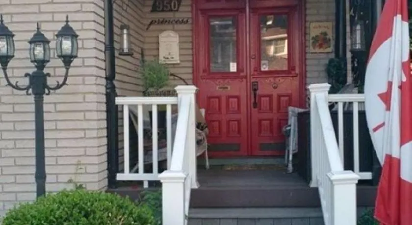 Stay at Red Door Bed and Breakfast - Image 1
