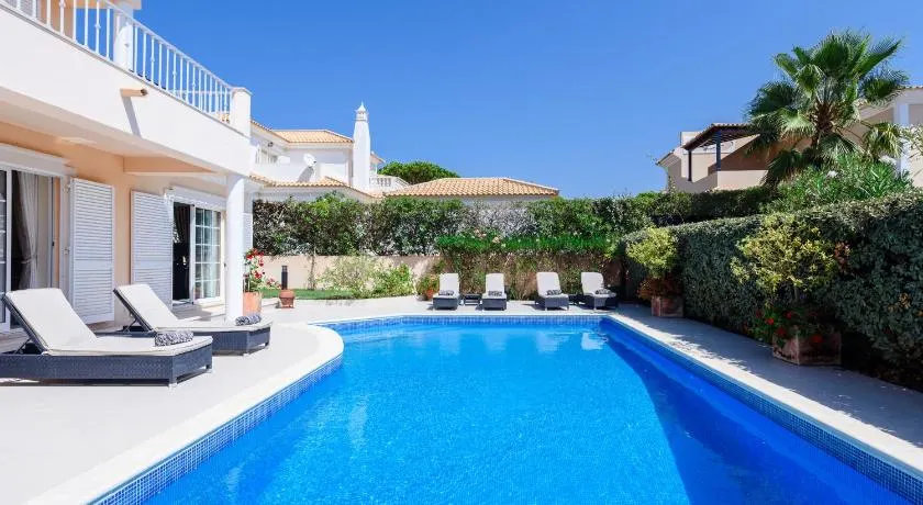 Casa Lago - Image 1