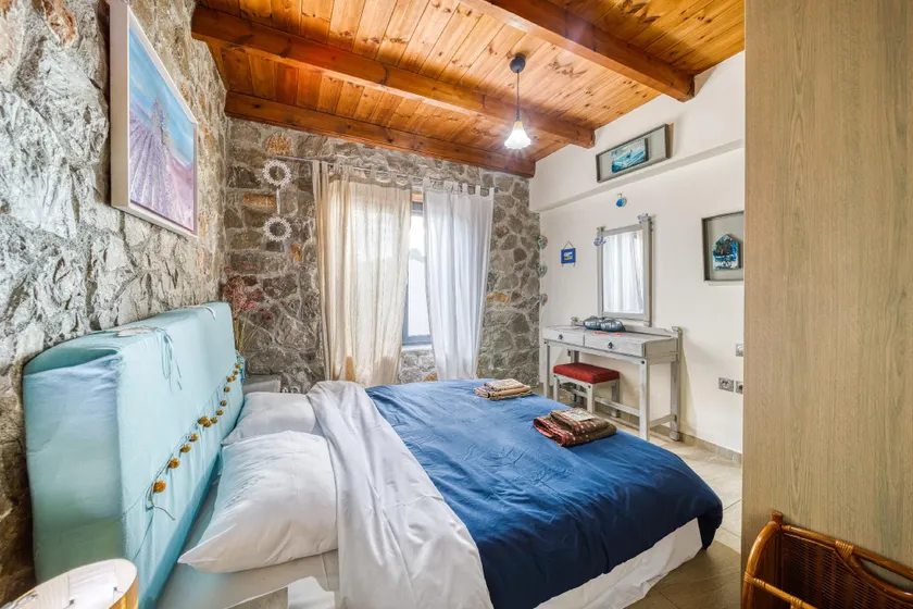 Lovely 4-bed Villa in Kamena - Image 1
