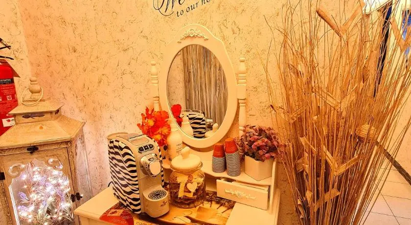 shabby chic - Image 1