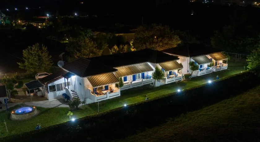 Blue Houses Apartments - Image 1
