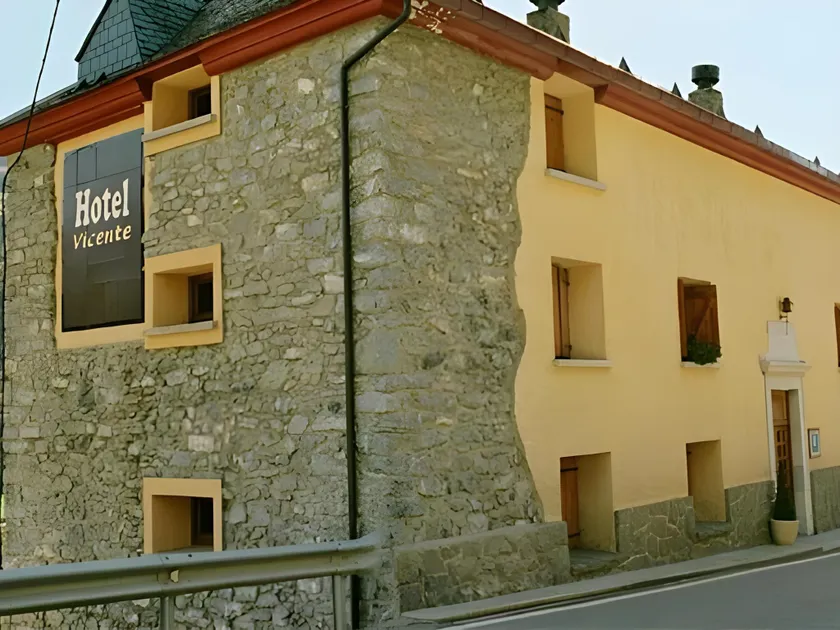 Hotel Vicente - Image 1
