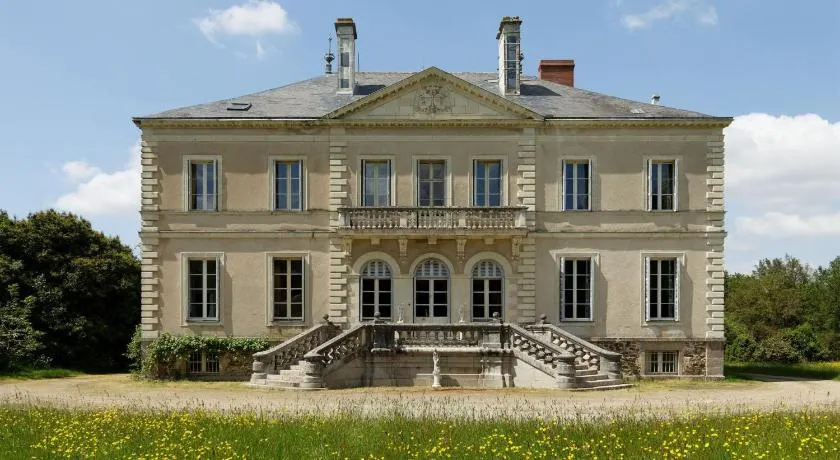 Chateau du Hallay - Image 1