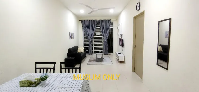 RaiRai Homestay Gambang - Image 1
