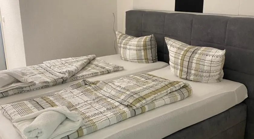 Goldstar Hotel Hannover - Image 1