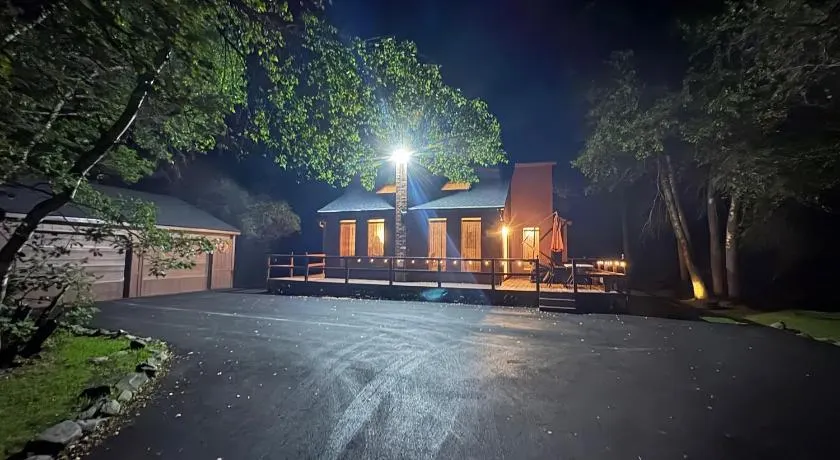 Ash Cottage in Poconos near Camelback & Kalahari - Image 1