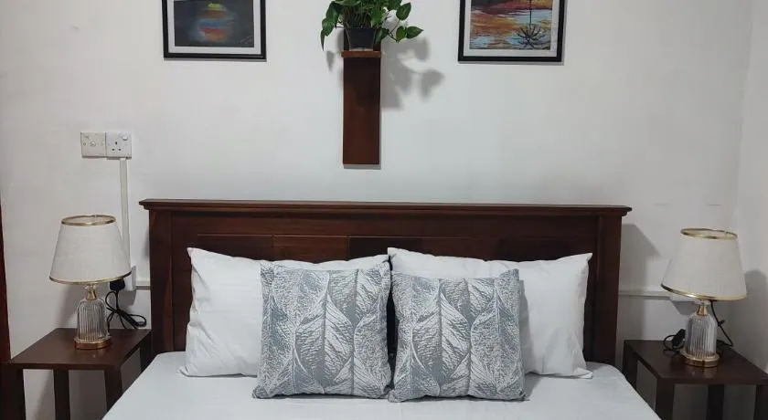 Hatton Easy Stay - Image 1