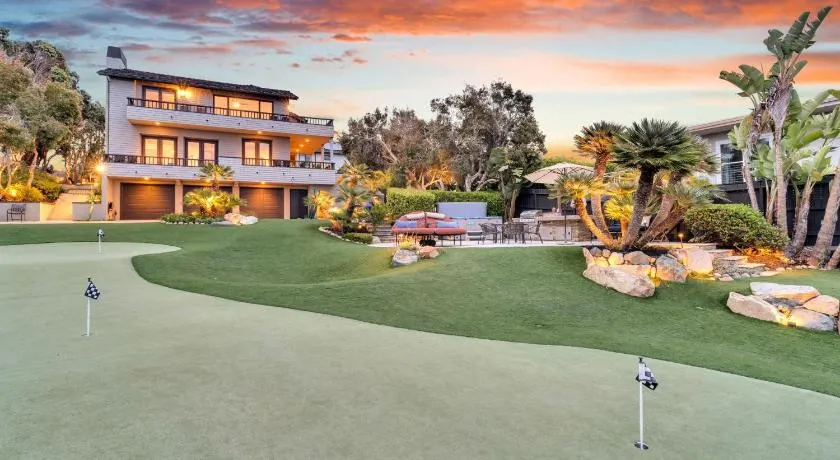 Fairway Retreat, Stylish Coastal Home Near Golf, Beaches & Carlsbad Fun - Image 1