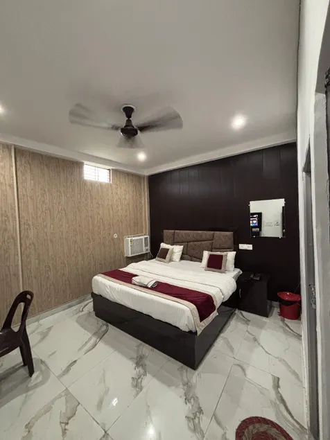 Hotel Earth International - Image 1