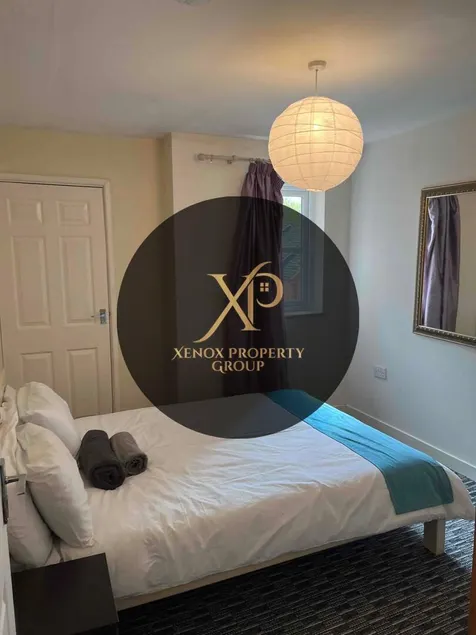 Fully Furnished 3BR Flat with Free Parking - Image 1
