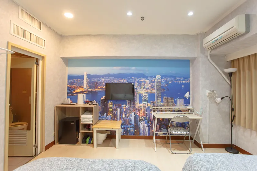 opposite Taipei Main Station  rooms for 2~4 people - Image 1