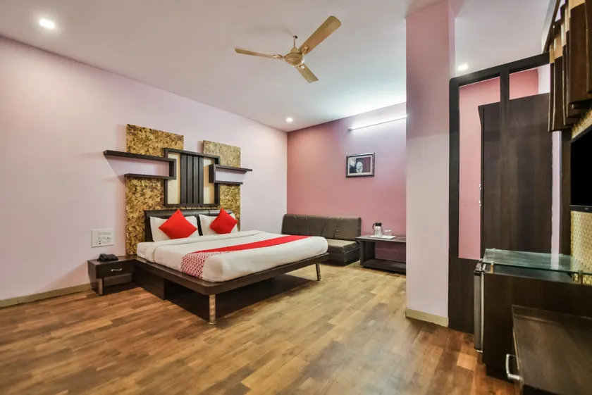 OYO 37287 Hotel Ajanta - Image 1